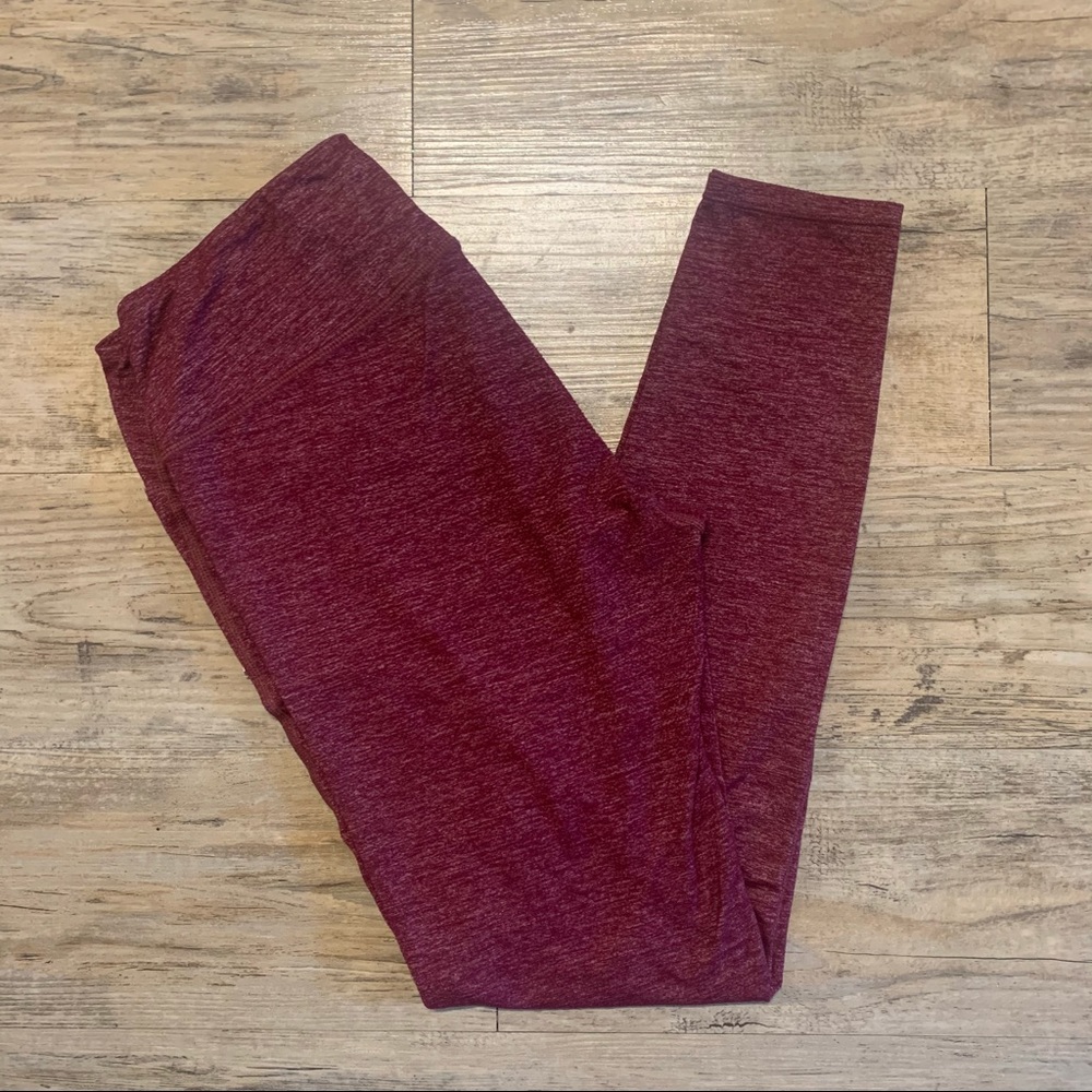 Athleta Quest Chaturnaga Space Die Maroon